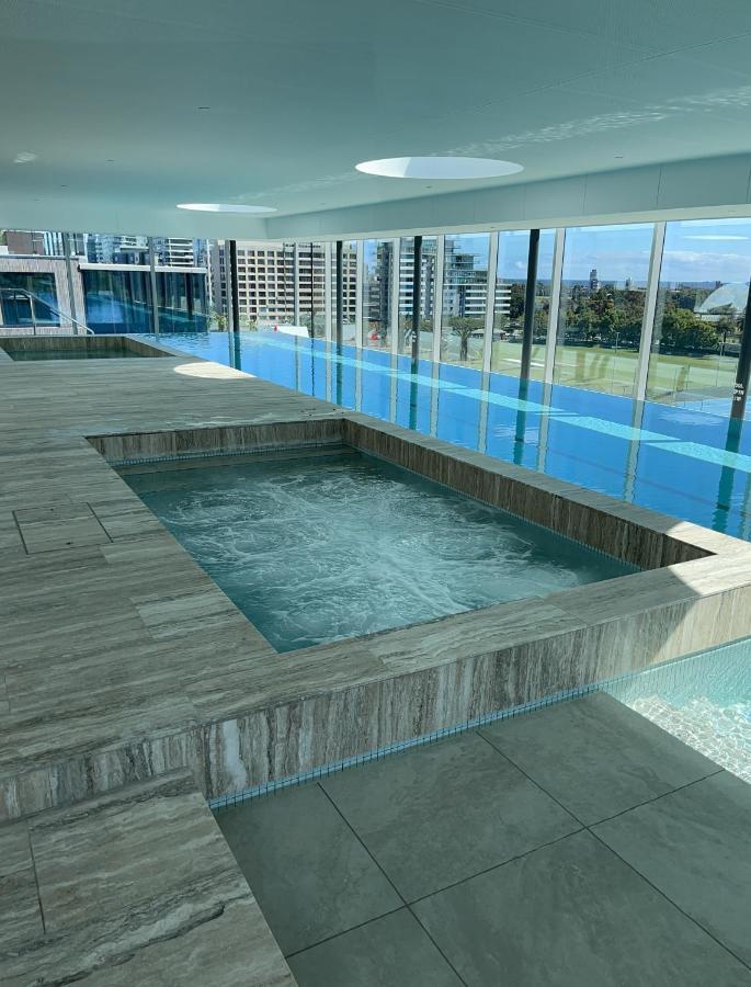 מלבורן The Fawkner Apartment Bay-View Pool/Gym Free Parking מראה חיצוני תמונה